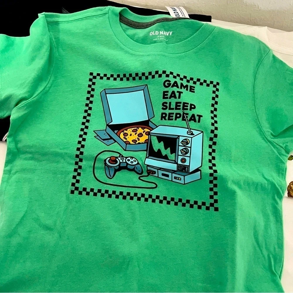 Old Navy NWT Bundle of (3) T-Shirts Boys Small (6-7) Graphic GROOT, Gaming Etc